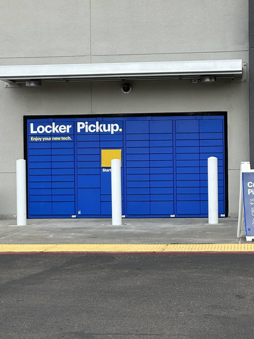 Exterior parcel pickup locker installation